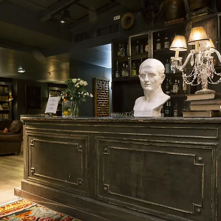 Pulitzer Hotel