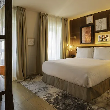 Pulitzer Hotel