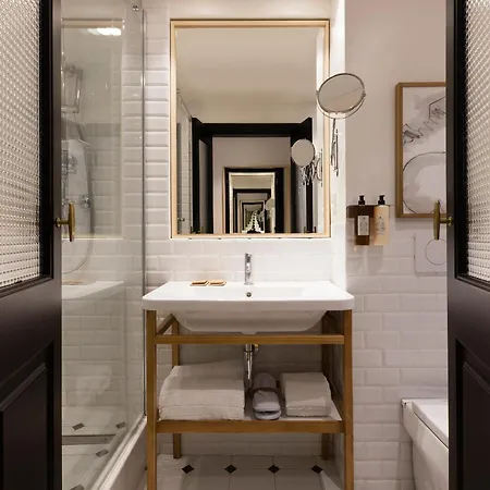 Pulitzer Hotel