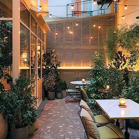 Pulitzer Hotel