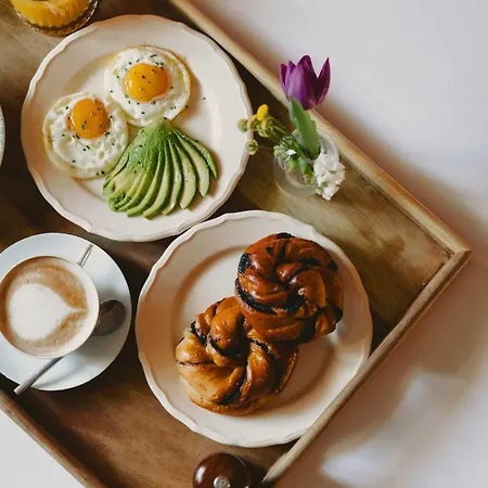 Pulitzer Hotel 4*