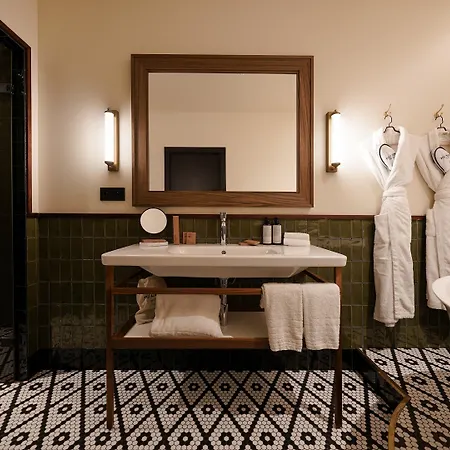 Pulitzer Hotel